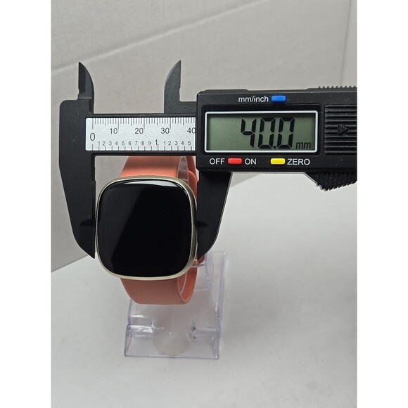 Fitbit Versa 3 FB511 Smartwatch GPS Heart Rate SpO2 Activity Tracker No Charger - Picture 4 of 10